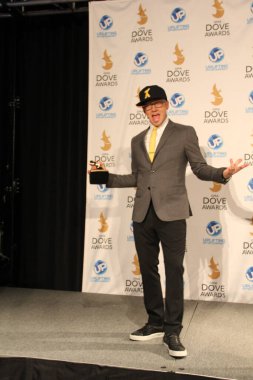 15 Ekim 2013 'te Tennessee, Nashville' deki Allen Arena 'da düzenlenen 44. GMA Dove Ödülleri' nin sahne arkasında.. 