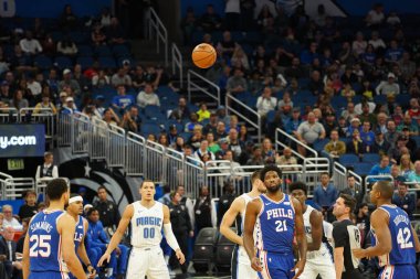 Orlando Magic 27 Aralık 2019 Cuma günü Orlando, Florida 'daki Amway Arena' da Philadelphia 76ers 'a ev sahipliği yapıyor..