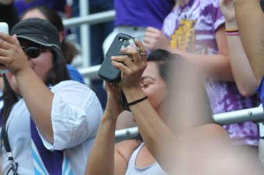 Orlando Pride 22 Nisan 2017 'de Orlando City Stadyumu' nda Washington Spirit 'e ev sahipliği yaptı..  