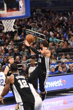 Orlando Magic, 19 Aralık 2018 tarihinde Orlando Florida 'daki Amway Center' da San Antonio Spurs 'a ev sahipliği yapmaktadır.. 