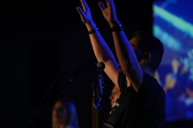 Miel San Marcos grubu 28 Temmuz 2019 tarihinde Tampa Florida 'daki Iglesia de Dios Pentecostal' da sahne almaktadır. 