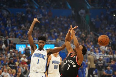 Orlando Magic 21 Nisan 2019 tarihinde Orlando Florida 'daki Amway Arena' da düzenlenen NBA Playoff 1 'de Toronto Rapçileri' ne ev sahipliği yapıyor..