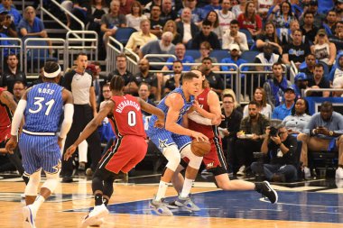 Orlando Magic 17 Ekim 2018 'de Orlando Florida' daki Amway Center 'da Miami Heat' i sunar..  