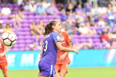 Orlando Pride, 22 Nisan 2018 'de Florida, Orlando' daki Exploria Stadyumu 'nda Houston Dash' e ev sahipliği yaptı.. 