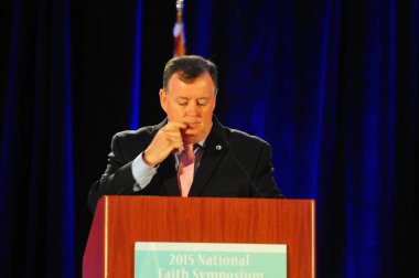 Florida Valisi Rick Scott 13 Ekim 2015 'te Orlando Florida' daki İnanç Sempozyumunda konuşma yapacak..  