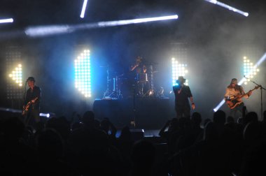 Christian Rock Bands Audio Adrenaline ve Kutless 23 Mart 2014 'te Osceola Sahne Sanatları Merkezi Kissimmee, FL' de sahne almaktadır..  