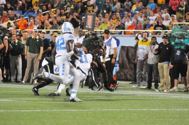 Kuzey Carolina 29 Aralık 2015 tarihinde Orlando Florida 'daki Kamp Dünya Stadyumu' nda oynanan Russell Atletizm Kupası 'nda Baylor ile karşılaşacak.. 