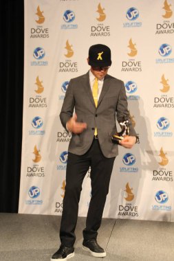 15 Ekim 2013 'te Tennessee, Nashville' deki Allen Arena 'da düzenlenen 44. GMA Dove Ödülleri' nin sahne arkasında.. 