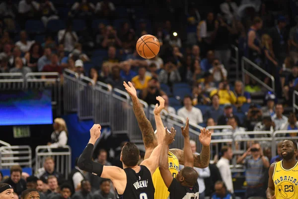 Orlando Magic Gastheer Van Golden State Warriors Het Amway Center — Stockfoto