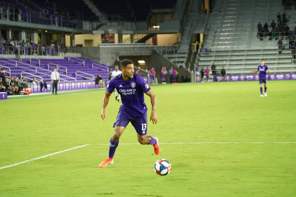 Orlando City SC, 19 Haziran 2019 Çarşamba günü Orlando 'daki Exploria Stadyumu' nda düzenlenen ABD Açık Kupası sırasında New England Devrimi 'ne ev sahipliği yaptı.