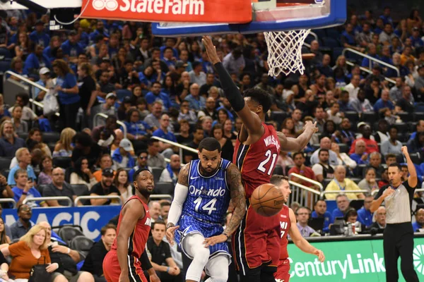 Orlando Magic 17 Ekim 2018 'de Orlando Florida' daki Amway Center 'da Miami Heat' i sunar..