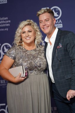 15 Ekim 2019 'da Nashville, Tennessee' deki Linbscome Üniversitesi 'nde verilen 50. GMA Dove Ödülleri sırasında kırmızı halı. 