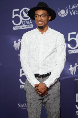 15 Ekim 2019 'da Nashville, Tennessee' deki Linbscome Üniversitesi 'nde verilen 50. GMA Dove Ödülleri sırasında kırmızı halı. 