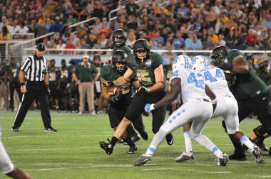 Kuzey Carolina 29 Aralık 2015 tarihinde Orlando Florida 'daki Kamp Dünya Stadyumu' nda oynanan Russell Atletizm Kupası 'nda Baylor ile karşılaşacak.. 