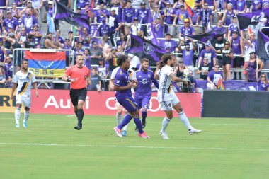 Orlando City 15 Nisan 2017 'de Florida, Orlando' daki Citrus Bowl 'da Los Angeles Galaksisine ev sahipliği yaptı.. 