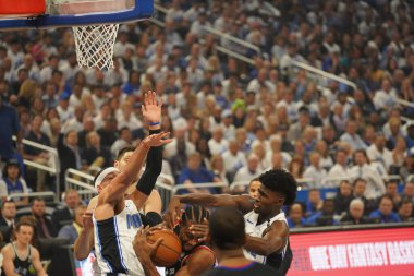Orlando Magic 19 Nisan 2019 Cuma günü Orlando Florida 'daki Amway Arena' daki NBA Playoff 1 'de Toronto Rapçileri' ne ev sahipliği yapıyor.