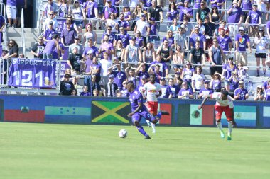 Orlando City SC, 9 Nisan 2019 'da Orlando, Florida' daki Citrus Bowl 'da New York Red Bulls' a ev sahipliği yapıyor..  