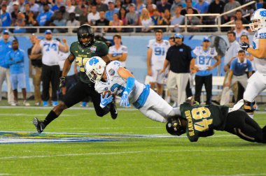 Kuzey Carolina 29 Aralık 2015 tarihinde Orlando Florida 'daki Kamp Dünya Stadyumu' nda oynanan Russell Atletizm Kupası 'nda Baylor ile karşılaşacak.. 