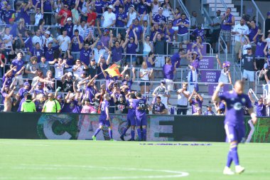 Orlando City 29 Nisan 2017 'de Orlando, Florida' daki Orlando City Stadyumu 'nda Colorado Rapids' e ev sahipliği yaptı.) 