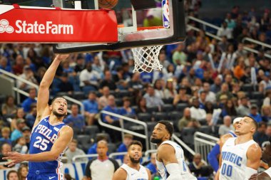 Orlando Magic 13 Ekim 2019 'da Florida, Orlando' daki Amway Center 'da Philadelphia 76ers' a ev sahipliği yaptı.. 