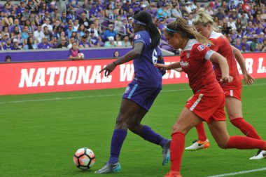 Orlando Pride 22 Nisan 2017 'de Orlando City Stadyumu' nda Washington Spirit 'e ev sahipliği yaptı..  