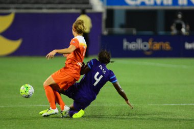 Orlando Pride sunucusu Houston Dash 23 Haziran 2016 'da Orlando Florida' daki Dünya Kampı Stadyumu 'nda..