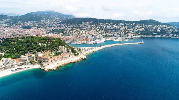 Prachtig Uitzicht Vanuit Lucht Kustlijn Met Een Stadsstrand — Stockfoto