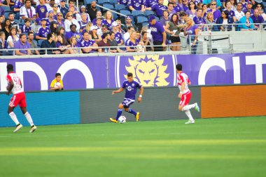 Orlando City SC, 6 Mayıs 2016 'da Orlando Florida' daki Dünya Kampı Stadyumu 'nda New York Red Bulls' a ev sahipliği yaptı.. 