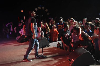 Crossover Kilisesi, 6 Ekim 2018 'de Tampa Florida' daki Crossover Kilisesi 'nde iki yıllık lezzet festivaline ev sahipliği yapıyor..  