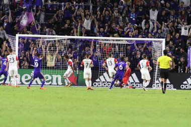 Orlando City SC, 23 Ekim 2016 'da Orlando Florida' daki Camp World Stadyumu 'nda DC United' ı ağırladı..  
