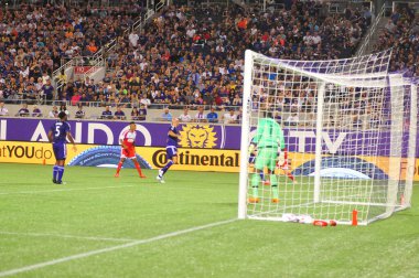 Orlando City SC, 8 Mayıs 2015 'te Florida' daki Kamp Dünyası Stadyumu 'nda Los Angeles Galaksisi' ne ev sahipliği yaptı..