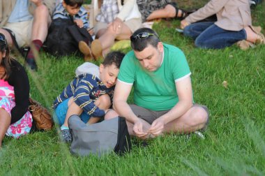 8 Nisan 2012 'de Orlando Florida' da yıllık Deniz Dünyasının Paskalya Gündoğumu Servisi.  