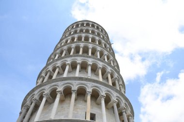 İtalya 'da turistik bir yer, Pisa' nın eğimli kulesi