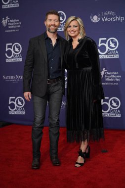 15 Ekim 2019 'da Nashville, Tennessee' deki Linbscome Üniversitesi 'nde verilen 50. GMA Dove Ödülleri sırasında kırmızı halı. 