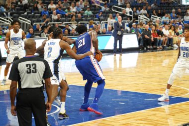 Orlando Magic 13 Ekim 2019 'da Florida, Orlando' daki Amway Center 'da Philadelphia 76ers' a ev sahipliği yaptı..