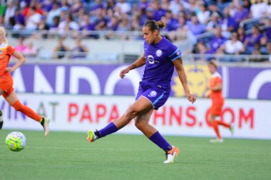 Orlando Pride sunucusu Houston Dash 23 Haziran 2016 'da Orlando Florida' daki Dünya Kampı Stadyumu 'nda..