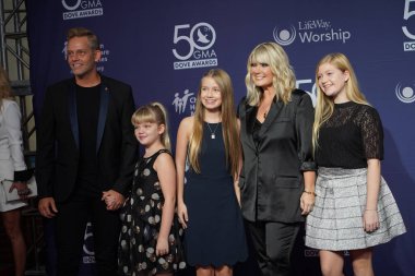 15 Ekim 2019 'da Nashville, Tennessee' deki Linbscome Üniversitesi 'nde verilen 50. GMA Dove Ödülleri sırasında kırmızı halı. 