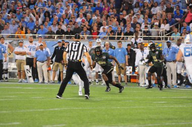 Kuzey Carolina 29 Aralık 2015 tarihinde Orlando Florida 'daki Kamp Dünya Stadyumu' nda oynanan Russell Atletizm Kupası 'nda Baylor ile karşılaşacak.. 