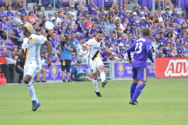 Orlando City 15 Nisan 2017 'de Florida, Orlando' daki Citrus Bowl 'da Los Angeles Galaksisine ev sahipliği yaptı..  