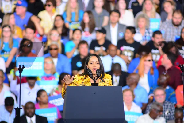 President Barack Obama Värd För Ett Kampanjmöte För Presidentkandidaten Hillary — Stockfoto