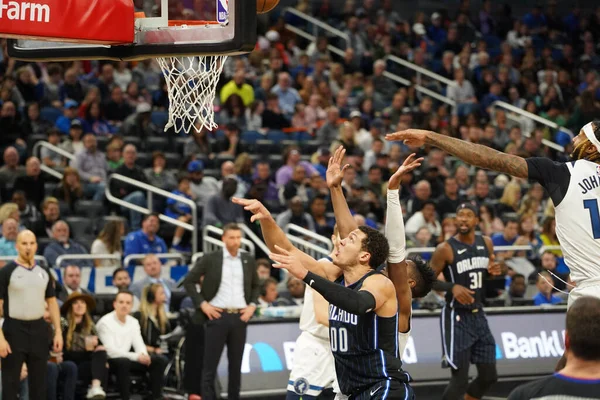 Orlando Magic 28 Şubat 2020 tarihinde Orlando Florida 'da Amway Center' da Minnesota Timberwolves 'a ev sahipliği yapar..  