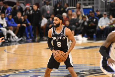Orlando Magic, 19 Aralık 2018 tarihinde Orlando Florida 'daki Amway Center' da San Antonio Spurs 'a ev sahipliği yapmaktadır.. 