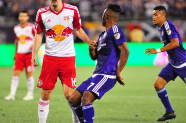 Orlando City SC, 6 Mayıs 2016 'da Orlando Florida' daki Dünya Kampı Stadyumu 'nda New York Red Bulls' a ev sahipliği yaptı..