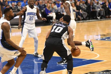 Orlando Magic, 19 Aralık 2018 tarihinde Orlando Florida 'daki Amway Center' da San Antonio Spurs 'a ev sahipliği yapmaktadır.. 