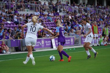 Orlando Pride 14 Nisan 2019 'da Orlando City Stadyumu' nda Portand Thorns 'a ev sahipliği yapıyor.