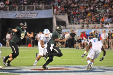 Kuzey Carolina 29 Aralık 2015 tarihinde Orlando Florida 'daki Kamp Dünya Stadyumu' nda oynanan Russell Atletizm Kupası 'nda Baylor ile karşılaşacak.. 