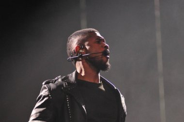 R & B Şarkıcısı Usher 12 Aralık 2015 'te Orlando Florida' daki Amway Center 'da sahne alacak.. 