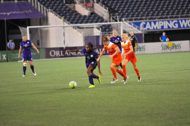 Orlando Pride sunucusu Houston Dash 23 Haziran 2016 'da Orlando Florida' daki Dünya Kampı Stadyumu 'nda..