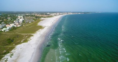 4 Ağustos 2017 'de Florida' daki Güzel Clearwater Sahili 'nin hava görüntüsü..