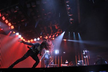 R & B Şarkıcısı Usher 12 Aralık 2014 'te Orlando Florida' daki Amway Center 'da sahne alacak..  